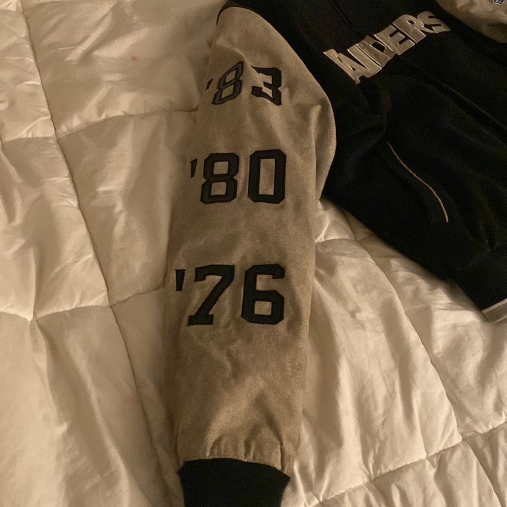 Raiders jacket - Picture 4 of 11